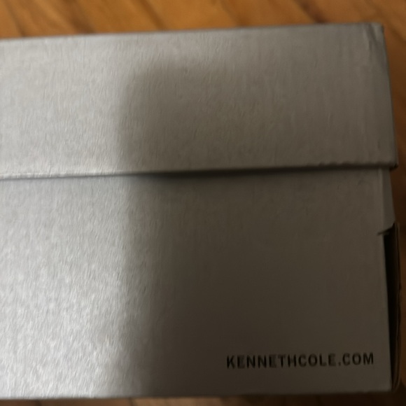 Mens Unlisted (Kenneth Cole Brand) White Loafers Brand New in Box Size 12 - Picture 6 of 6